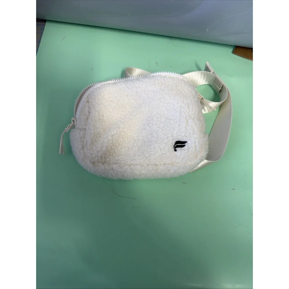 Fabletics Sherpa Fleece‎ Belt Bag Fanny Pack White Adjustable Strap